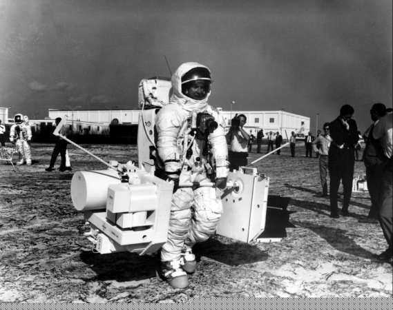 [Lovell training with barbell]